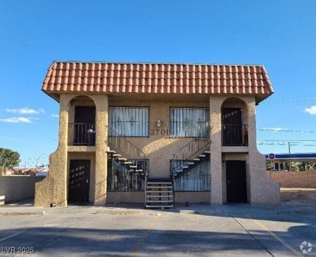 Building Photo - 3701 Thomas Ave Unit 04 Rental