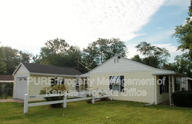 Photo - 2300 SW Eveningside Dr