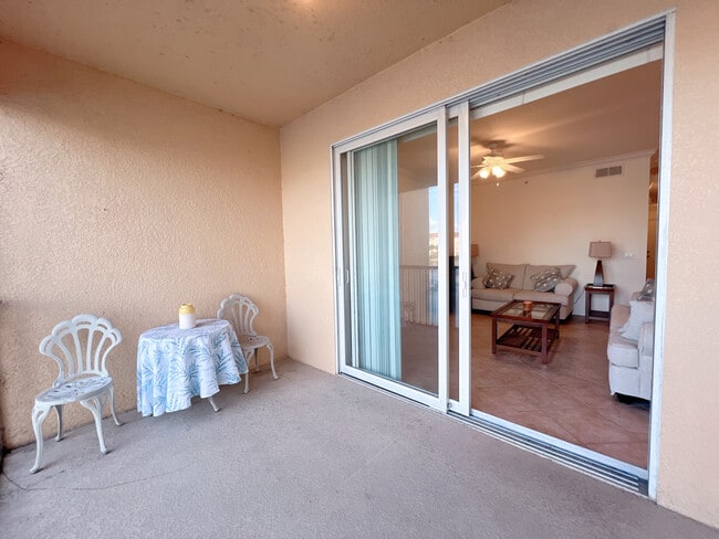 Building Photo - 8490 Kingbird Loop Unit Lake View Condo