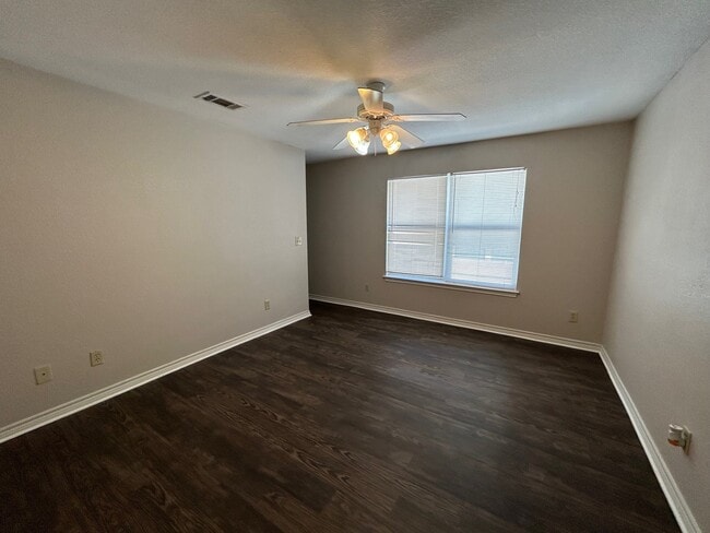 Building Photo - 2507 Pascal Ct