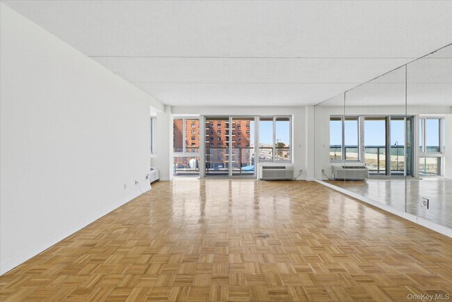 Photo - 170 W Broadway Unit 4H