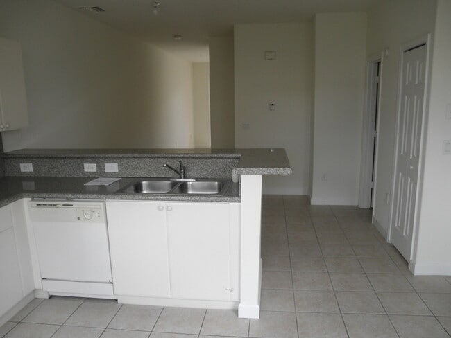 Photo - SHOMA TOWNHOUSES AT ROYAL PALM