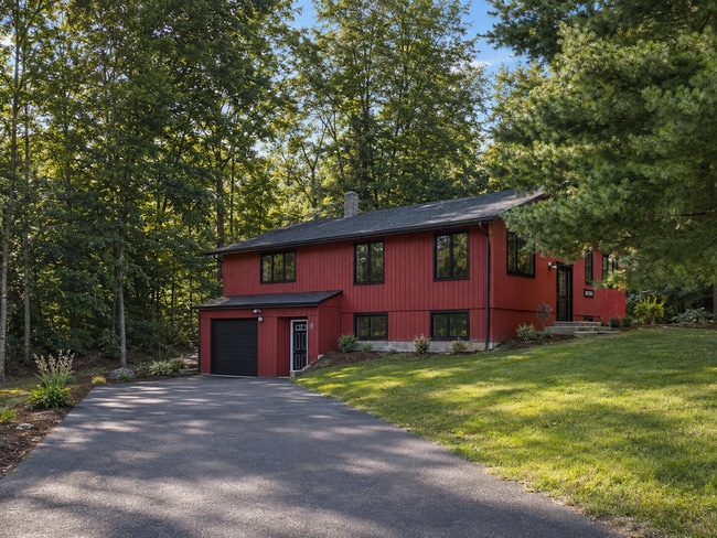 Building Photo - 64 N Maple St