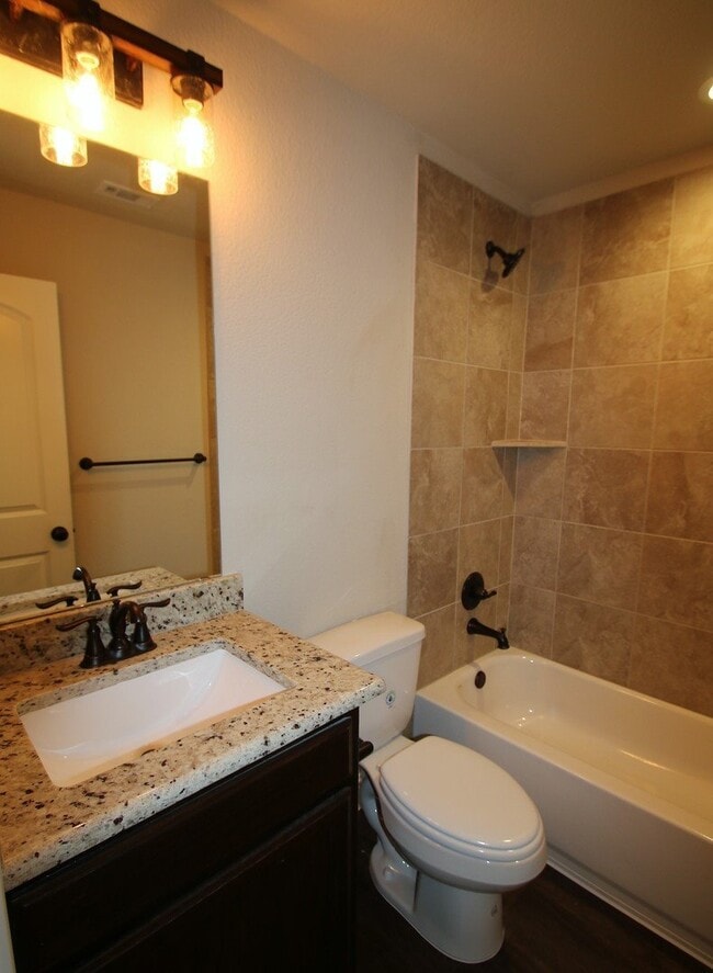 Photo - 154-156 Crossbow Ct. Unidad 156
