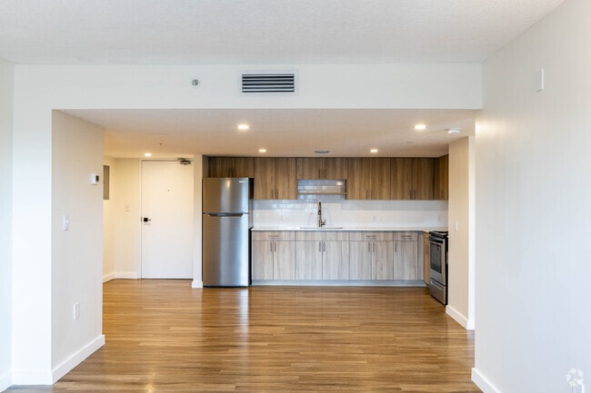 Tropical Pointe 2 BR, 2 BA