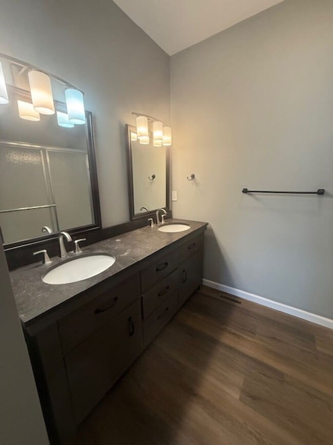 Photo - Charming 3-bedroom/2-bathroom single famil...