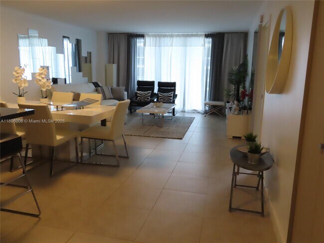 Photo - 5701 Collins Ave Unit 419