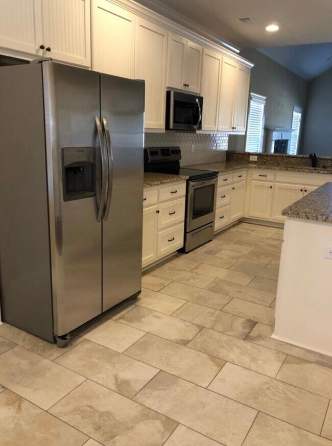 Photo - 1117 Runningvine Ln