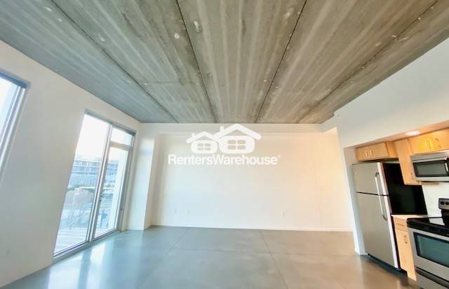 Photo - 350 E Locust St