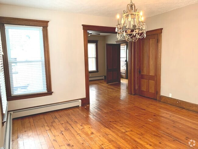 Building Photo - 83 Foster St Unit 1 Rental