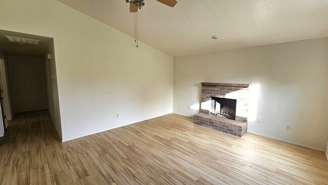 Photo - 6822 NE 93rd Ct