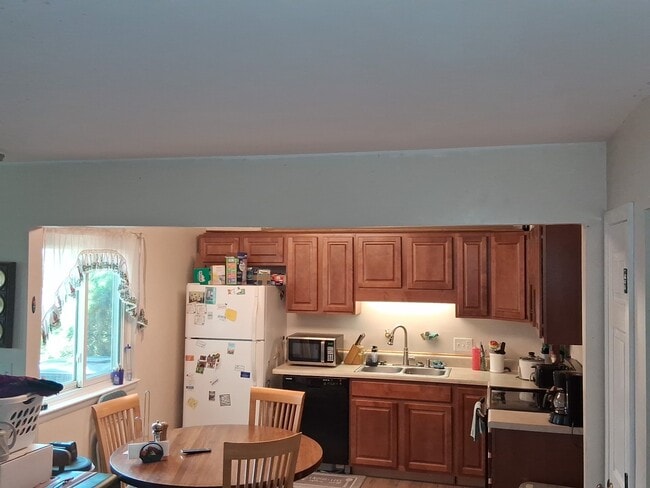 Photo - 875 Carew Rd