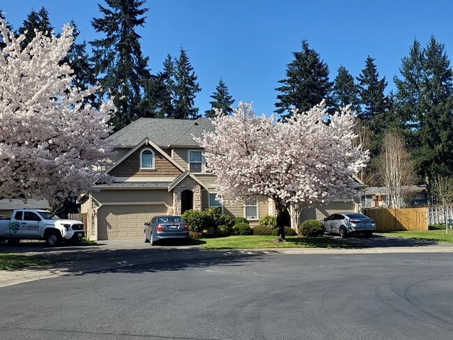 Building Photo - The Grove Townhomes