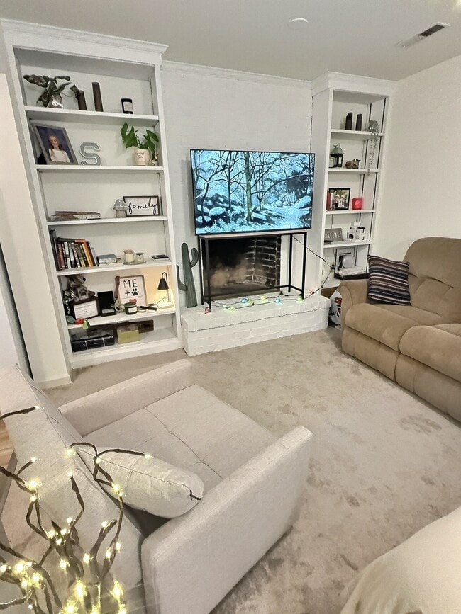 Photo - 69 Court Pl Unit Private, walk-out studio