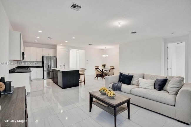 Photo - 19594 Broad Shore Walk