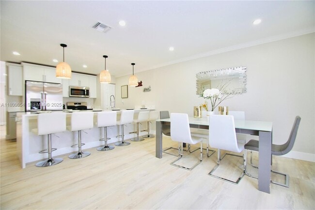 Photo - 244 NW 6th Ave