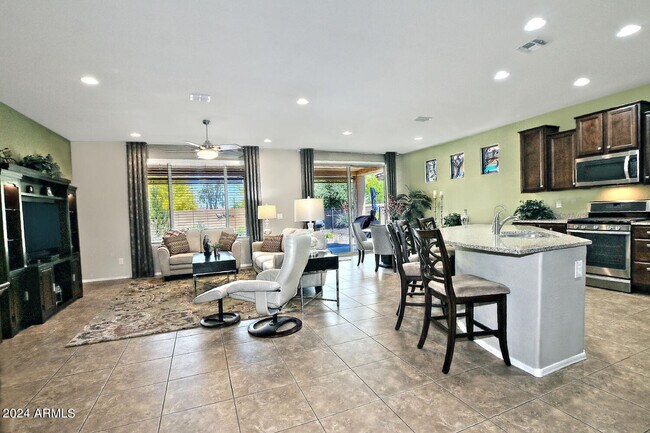 4394 N Hummingbird Dr