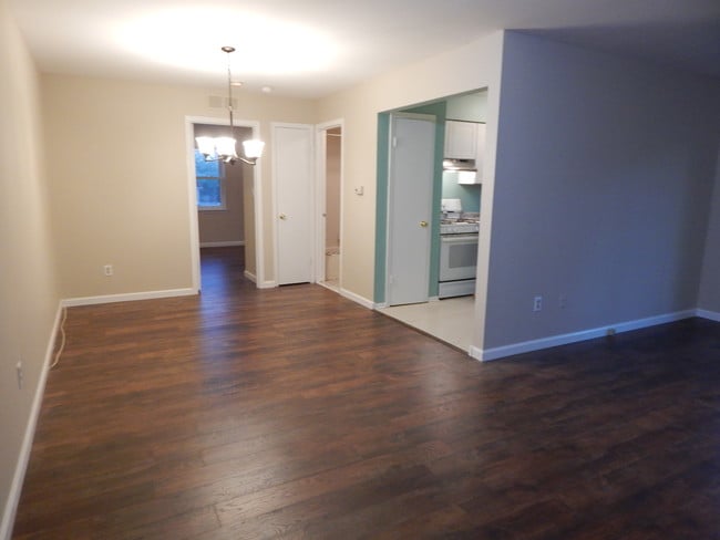 recently refinished - 1103 Normandy Ct Unit 1103