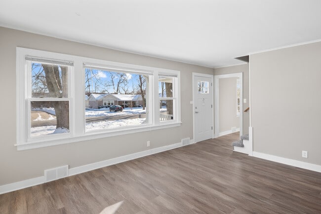 Photo - 5604 S Madison Ave