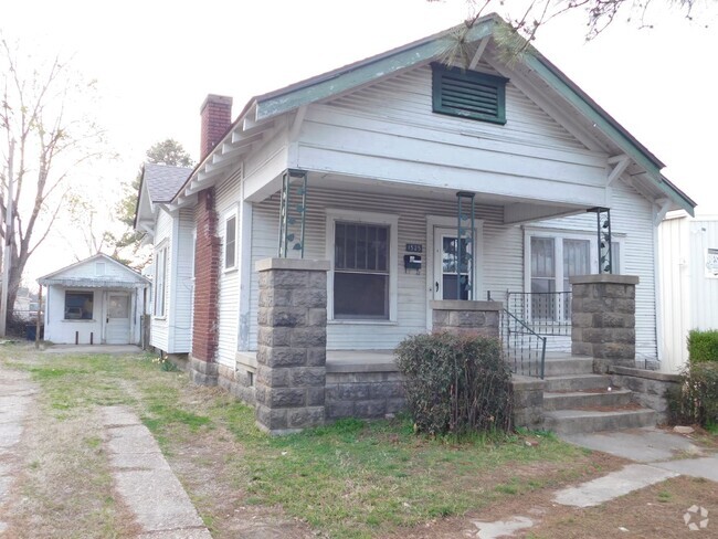 Building Photo - Cute 2 Bedroom 1 Bathroom House