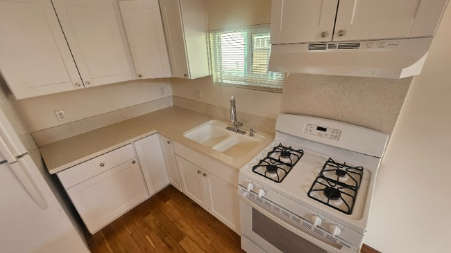 Photo - 437 Altair Pl