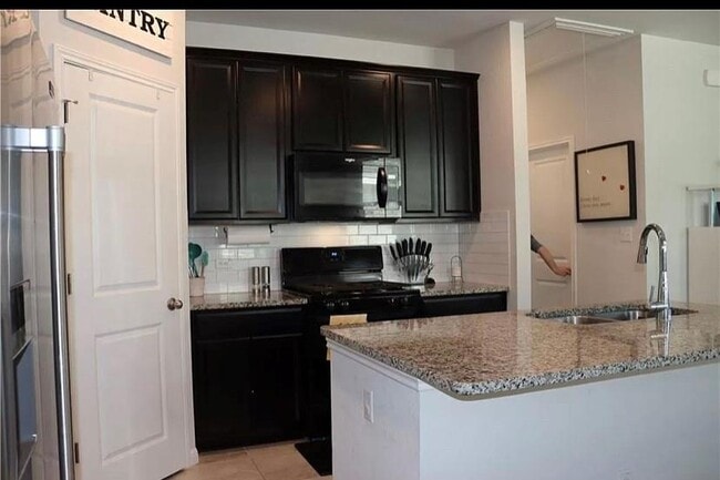 Photo - 201 McFarland St