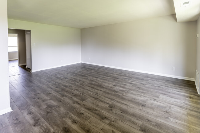 Photo - Woodcrest Village