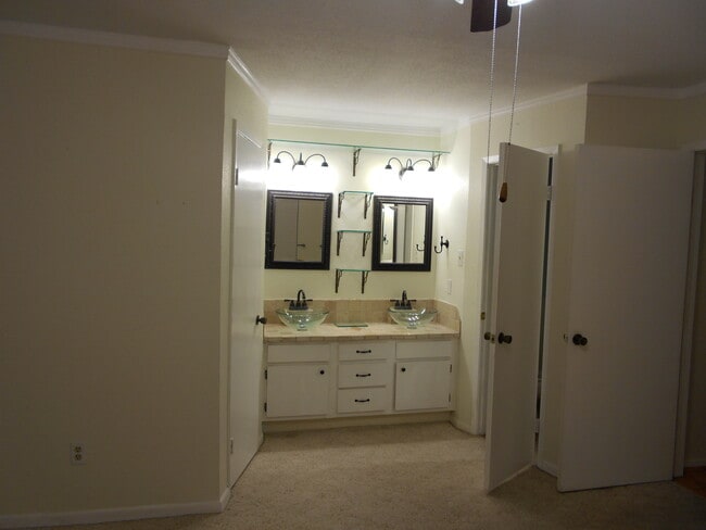 Building Photo - 9000 Bissonnet St Unit 1004 Rental
