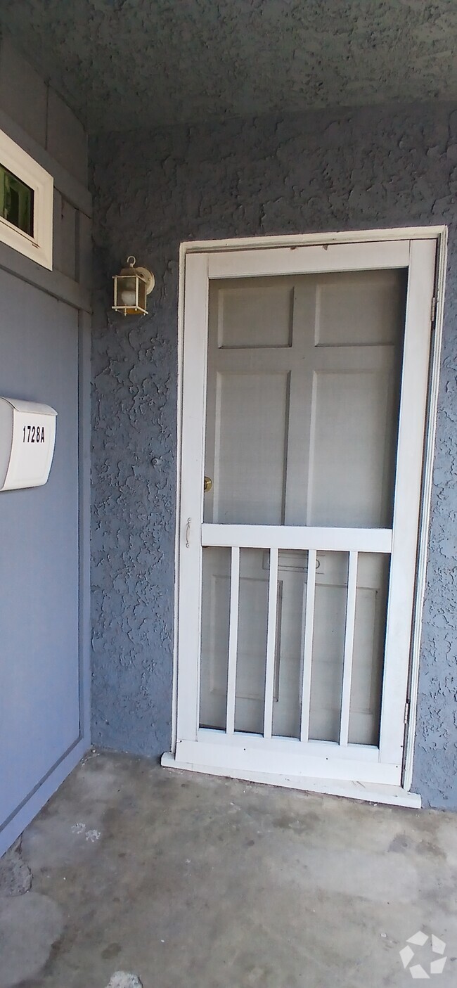 Building Photo - 1728 N Hollywood Way Unit A Rental