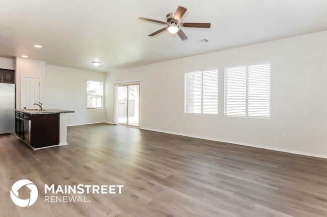 Photo - 1027 E Madera Grove Ln