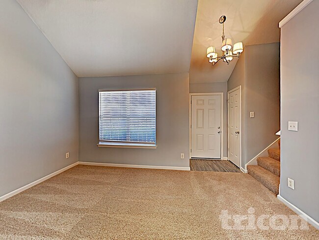 Photo - 216 Ernestine Way