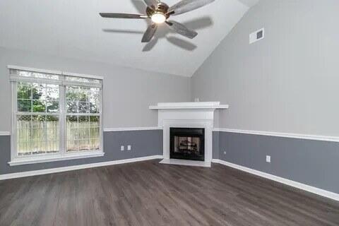 Photo - 305 Hazelnut Dr