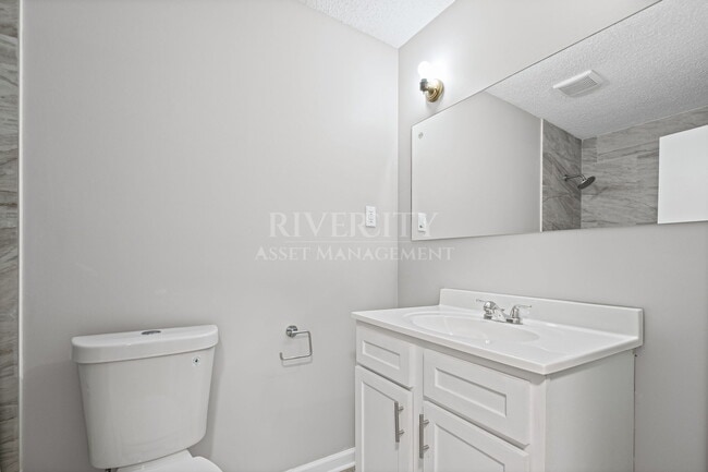 Photo - 895 Brownlee Rd