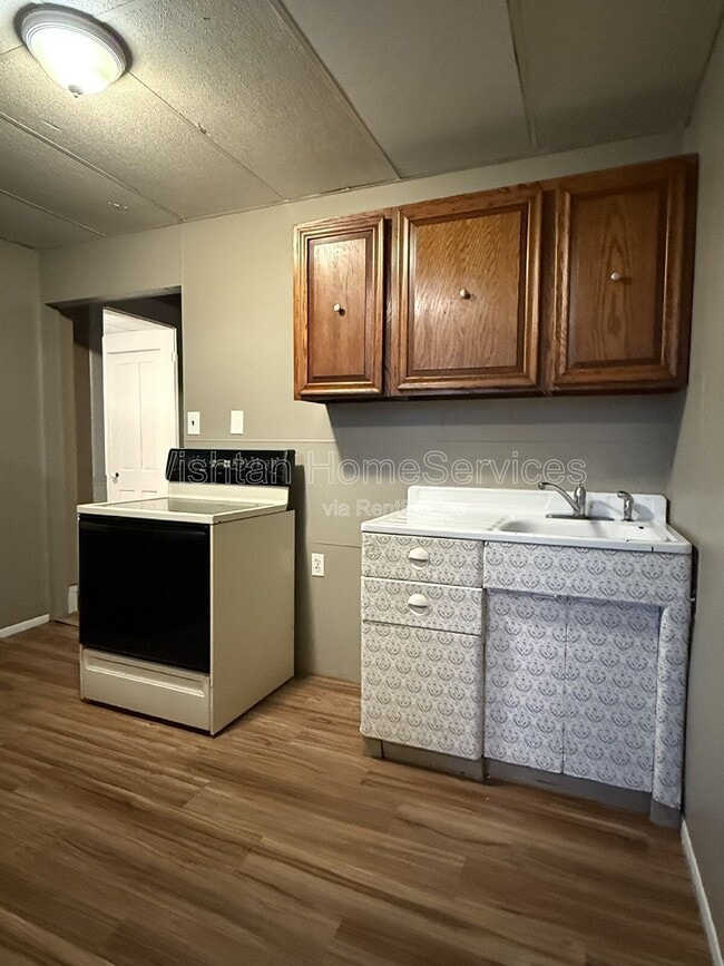 Photo - 429 N 8th St Unit B