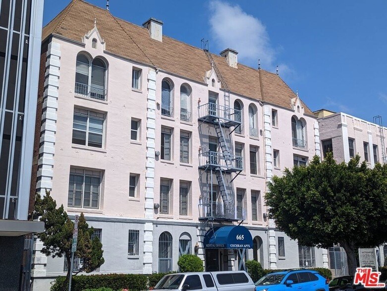 Photo - 665 Cochran Ave
