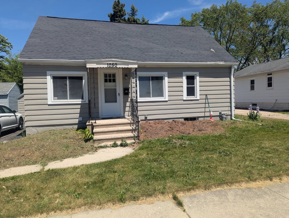 Photo - 1050 Western Ave