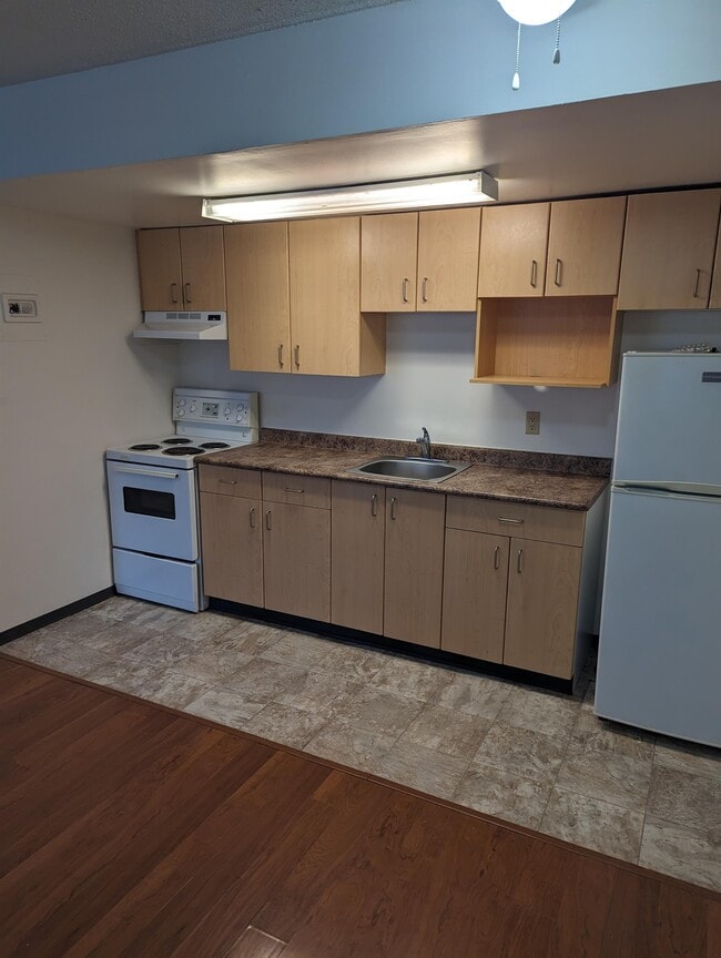 Photo - 639 Constance Ave