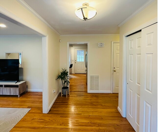 Photo - 43 Kent Hills Ln