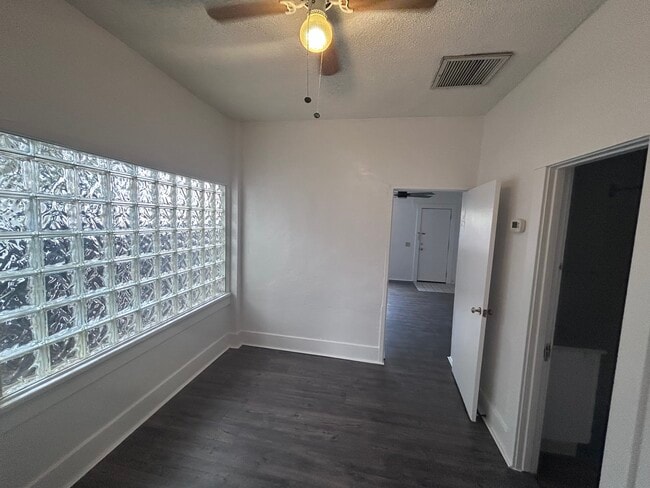 Photo - 616 E 8th St Unit 616