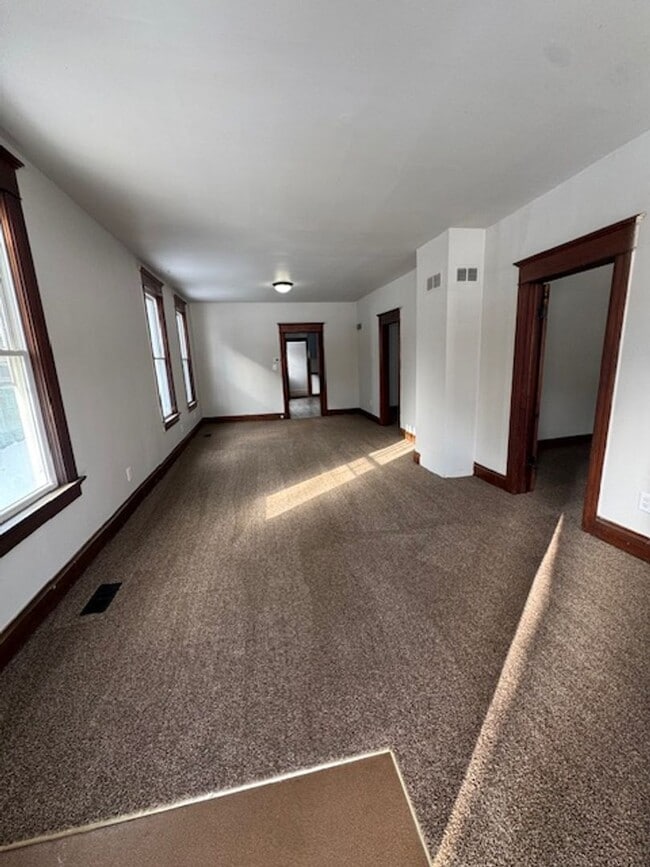 Photo - 1535 Andrew St