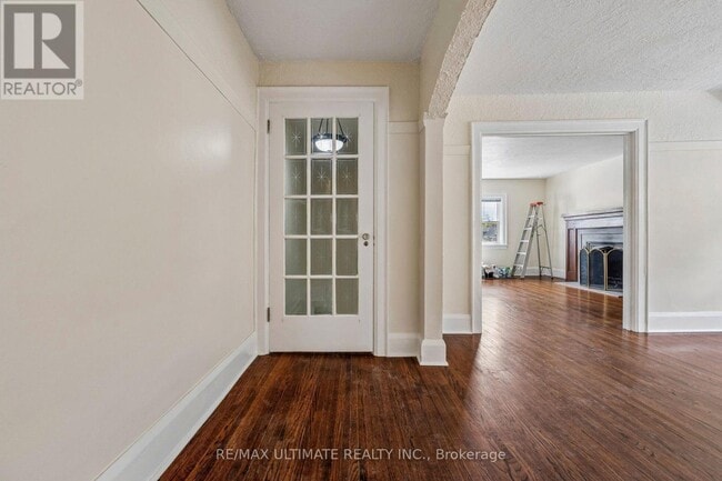 Photo - 470 Oriole Pkwy Unit 3