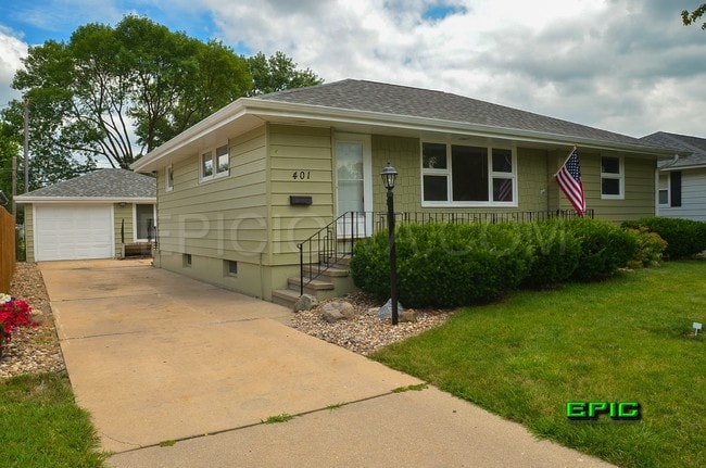 Photo - 401 31st St NW