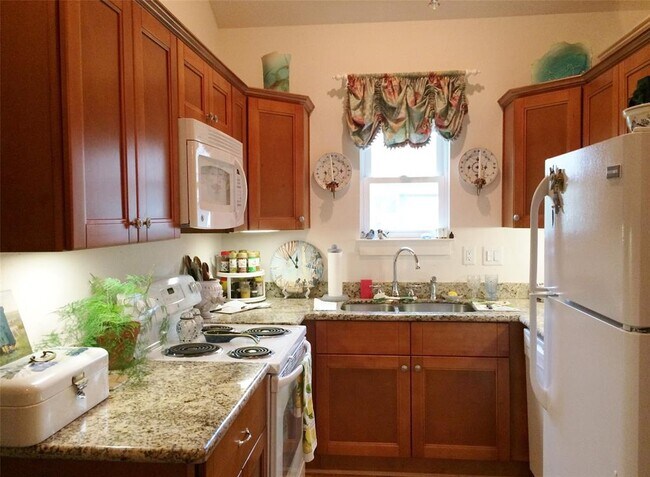 Photo - 705 W 34th St