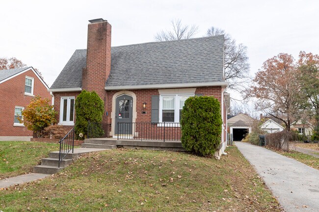 Photo - 505 Oxford Pl