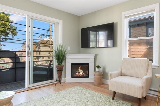 492 Thames St Unit 2