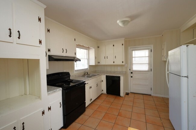 Photo - 1200 Dellwood Dr