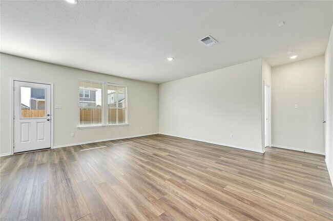 Photo - 132 Janice Rd