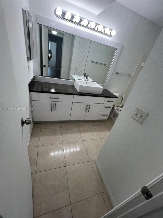 Photo - 3430 Pinewalk Dr N Unidad 636