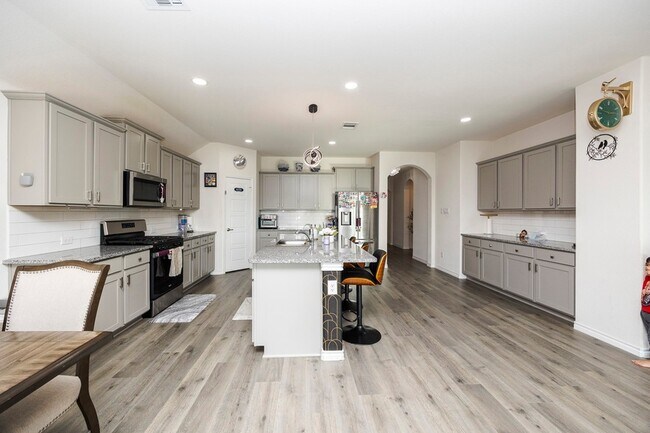 Photo - 3229 Trails End Rd