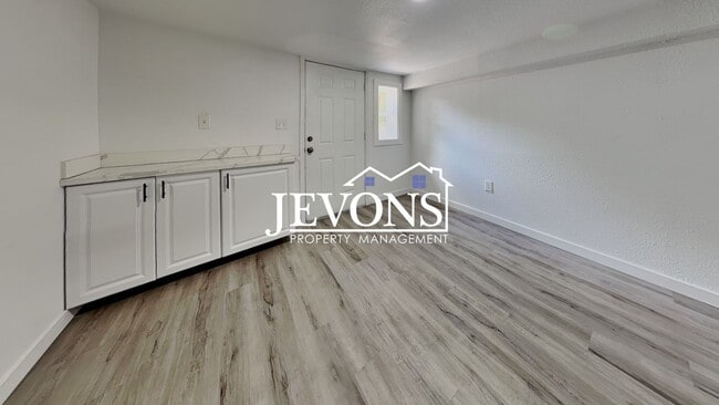 Photo - 630 N Skyline Dr Unit B